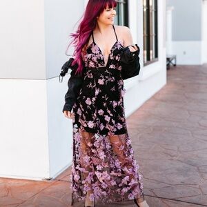 Elegant Black and Purple Floral Appliqué spring Gown / NWOT